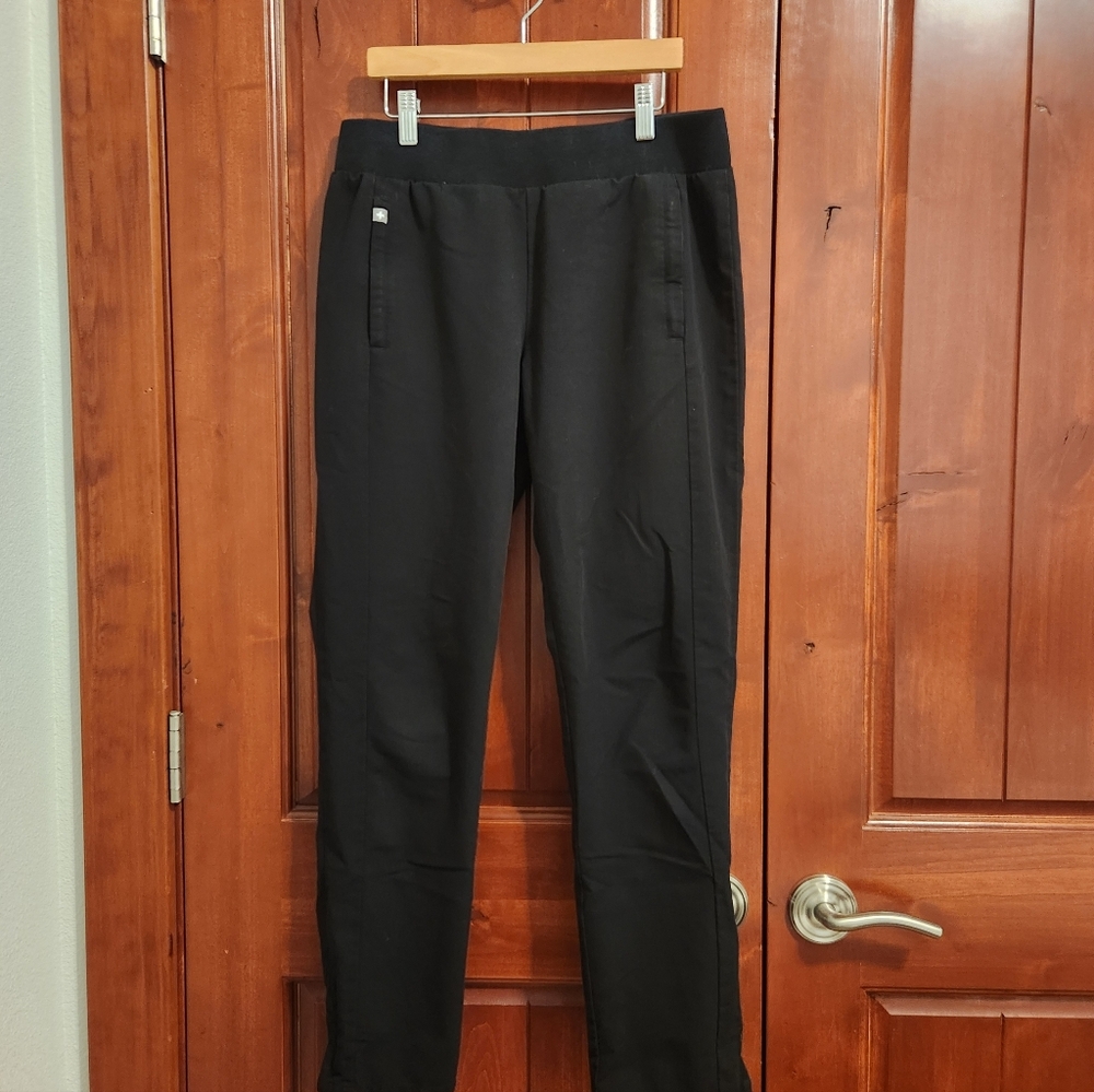 FIGS Black Scrub Set, Small - image 4